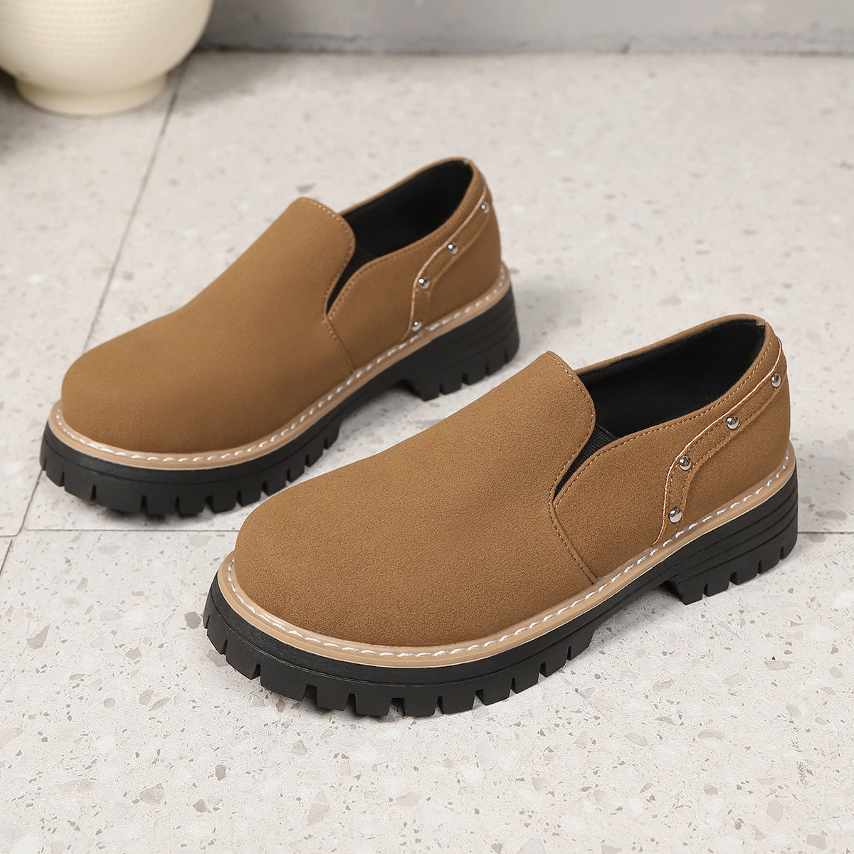 Chaussures Automne-Hiver à Rivets